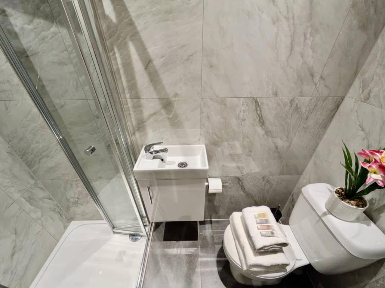 Appartamento Fast Wifi Desk Netflix 13min To Battersea Park Wd